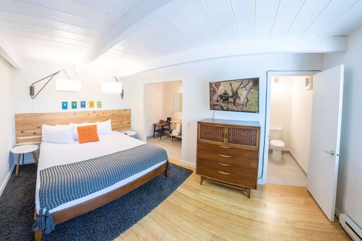 Room 4 of 39